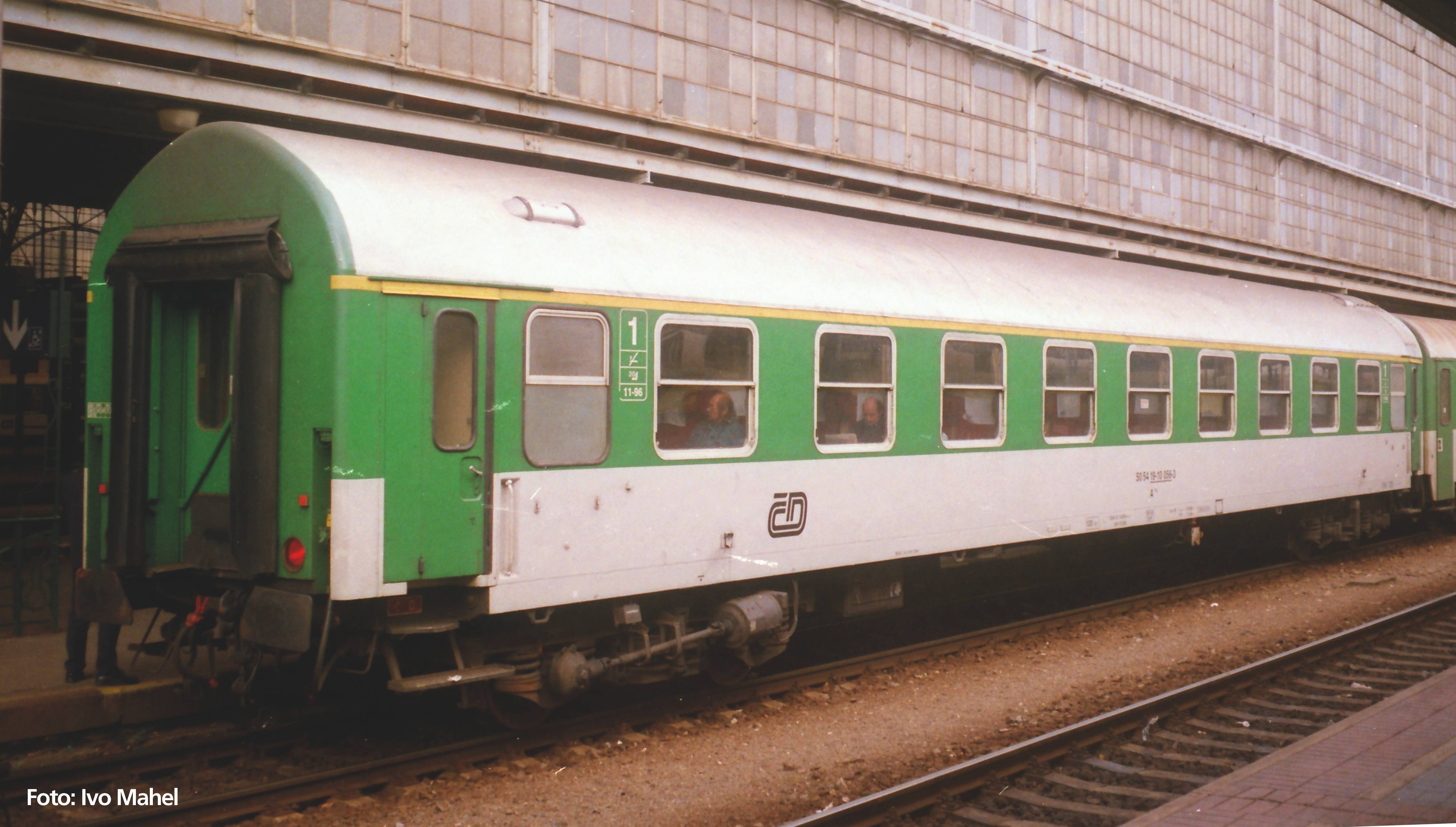 Rychlíkový vůz 1.třída ČD H0 - Piko 58558