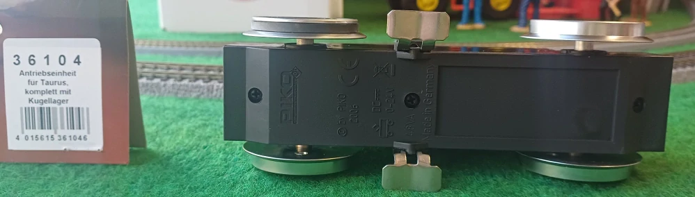 Podvozek lokomotiv Taurus G - Piko 36104