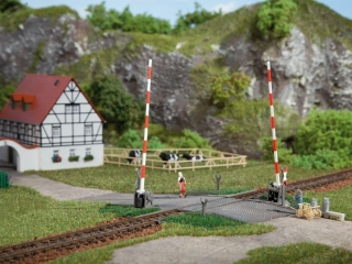 Přejezd s mechanickými závorami H0 - Auhagen 41582