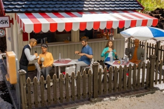 Postavičky V restauraci G - Faller Pola 331532